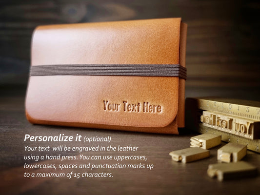 Carteira de couro castanho personalizada com gravação de nome