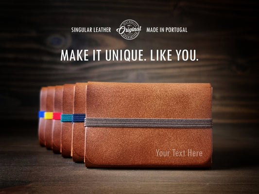 Carteiras em couro Camel Brown com elásticos coloridos personalizáveis, feitas à mão em Portugal