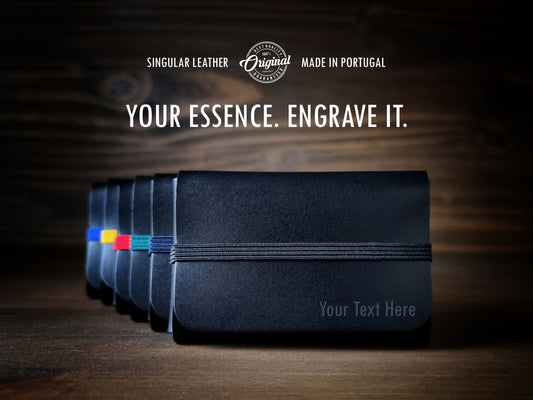 Carteiras em couro Carbon Black com elásticos coloridos personalizáveis, feitas à mão em Portugal