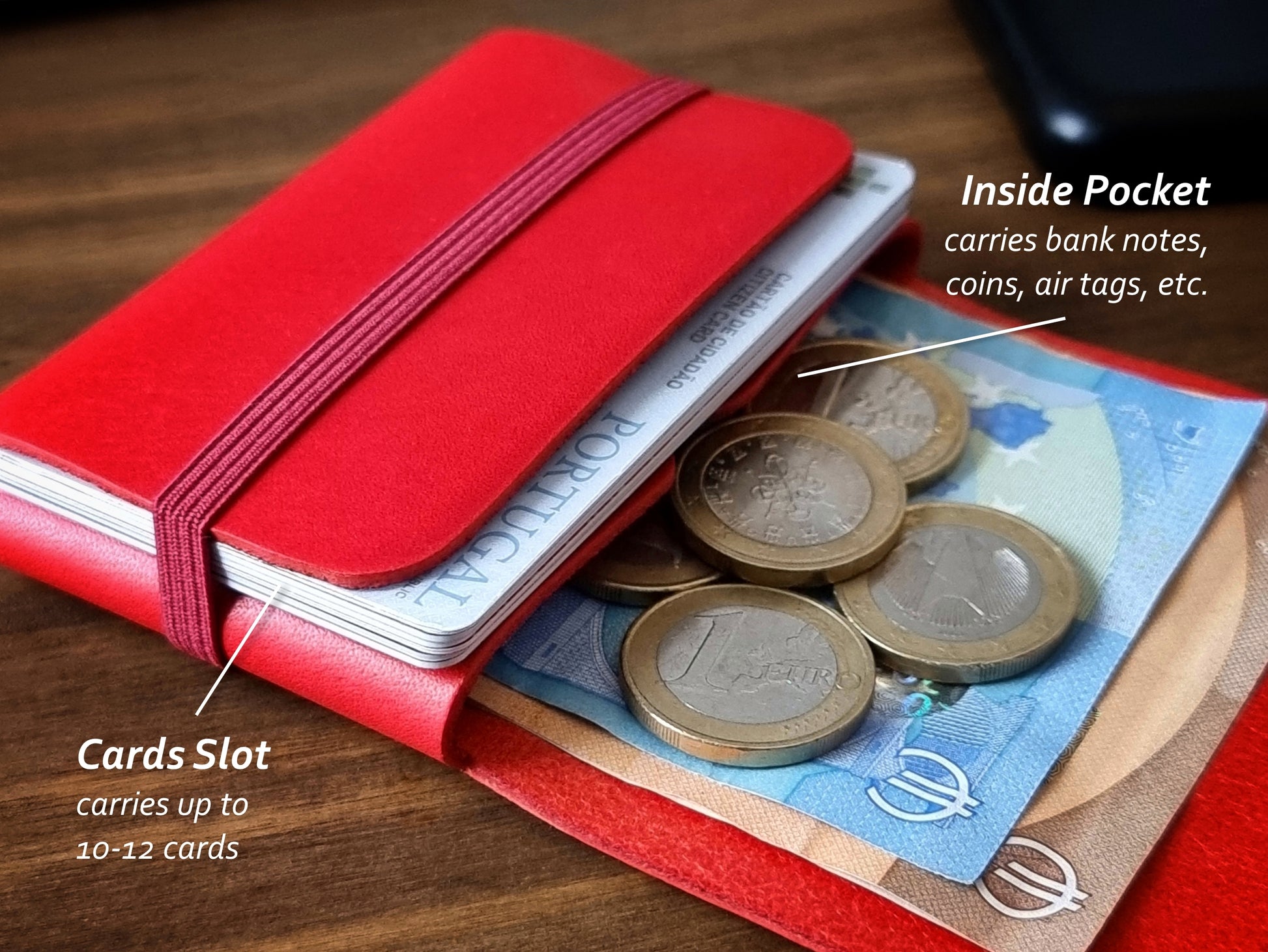 Carteira compacta Venetian Red com espaço para cartões, moedas e notas
